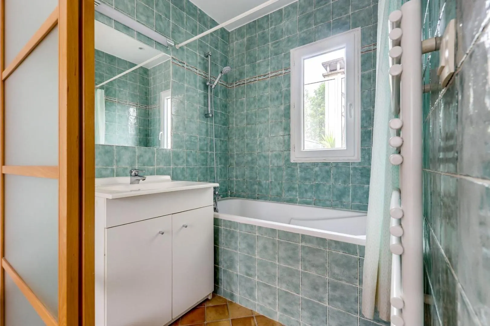 Le Caviste - Lumineux & Calme - Pantheon Apartment Paris 0*,  France